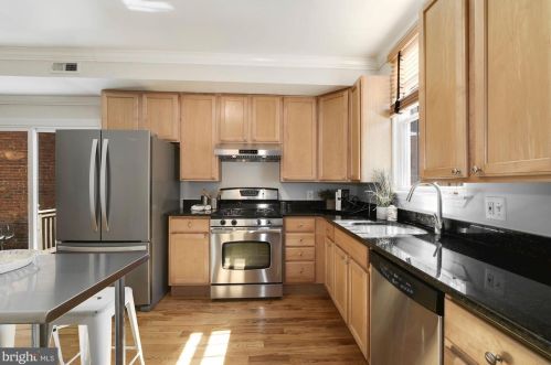 724 Columbia Rd, Washington DC 20001-3802 exterior