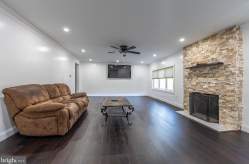 776 Jenkintown Rd, Melrose Park, PA 19027-1645