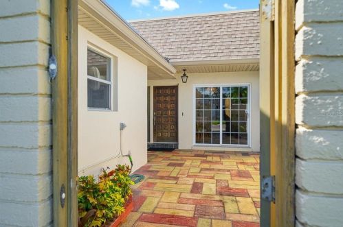 192 Boca Ciega Point Blvd, Saint Petersburg FL  33708-2740 exterior