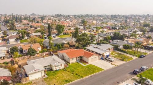 691 Date Ave, Rialto CA  92376-7006 exterior