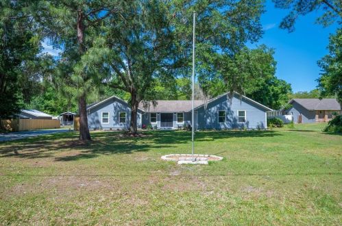 8544 Pinecone Dr, Lakeland FL  33809-1674 exterior