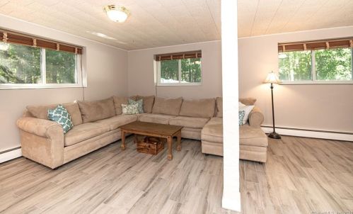 225 Sturges Ridge Rd, Wilton CT  06897-2727 exterior