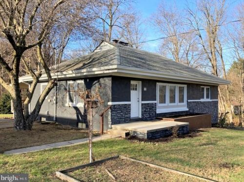 399 Beck Mill Rd, Hanover, PA 17331-9285