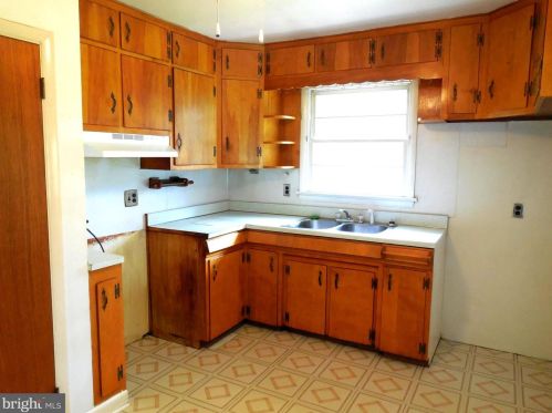 313 Cave Spring Ln, Edinburg VA  22824-3407 exterior