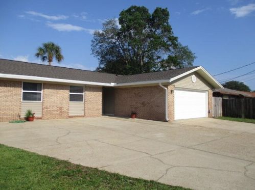88 Berwick Cir, Shalimar FL  32579-1518 exterior