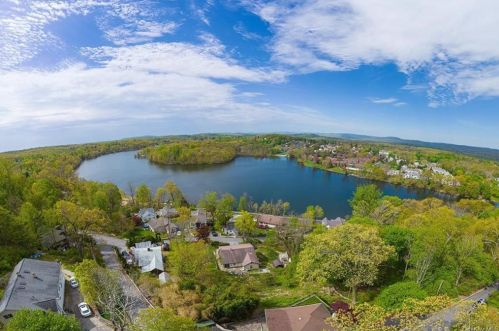 3443 Lakeside Dr, Mohegan Lake, NY 10547-1355