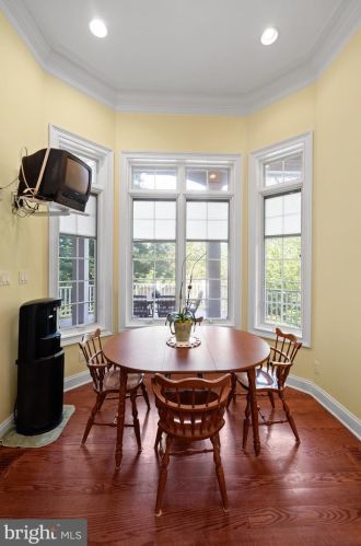 100 Deer Vly Ln, Wilmington DE  19807-1912 exterior