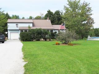 857 Sodom Rd, Georgia, VT 05468-4356