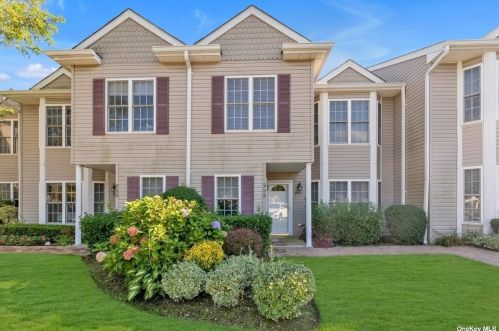 998 Madeira Blvd, Huntington Station, NY 11747-5286