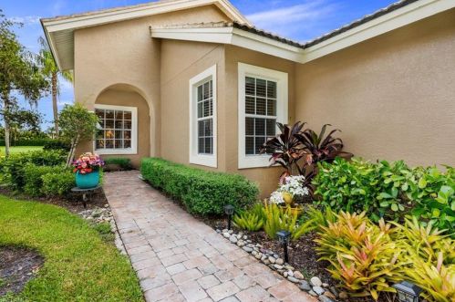 13571 Southampton Dr, Bonita Springs, FL 34135-2443