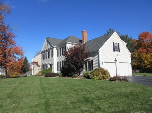 13 Stonegate Cir, Higganum, CT 06441-4277