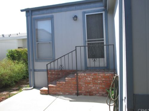 5200 Irvine Blvd, Irvine CA 92620-2013 exterior