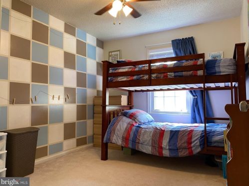 3063 Tecumseh Ct, Woodbridge VA  22192-1827 exterior