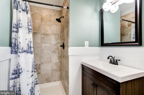 408 Emerson St, Washington DC 20011-6114 exterior