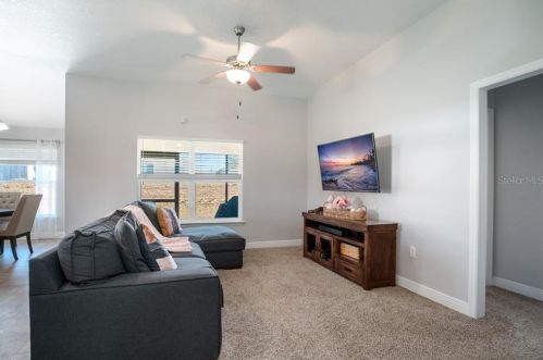 637 James Ct, Kissimmee FL  34759-5937 exterior