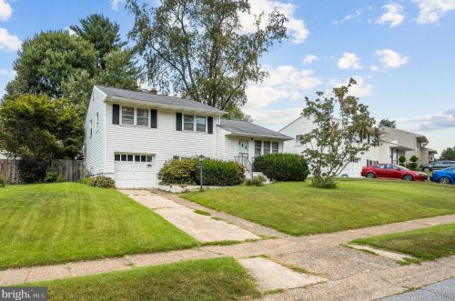 1109 Wagoner Dr, Wilmington, DE 19805-1118