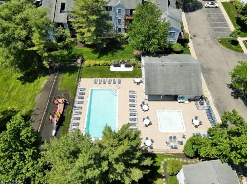 1 Stonyridge Dr, Lincoln Park, NJ 07035-2238