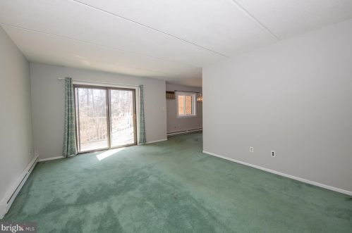 400 Campbell Cir, Downingtown, PA 19335-3235