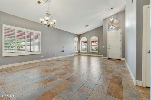 9902 Crystal Dr, Chandler, AZ 85248-6232