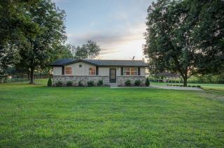 2850 Lylewood Rd, Woodlawn, TN 37191-9212
