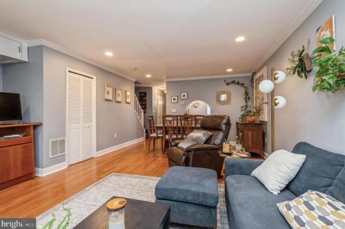 20 Van Buren Pl, Lawrence Township NJ  08648-4345 exterior