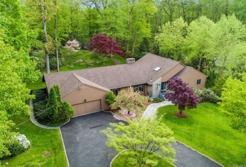 72 Hillair Cir, White Plains, NY 10605-4502