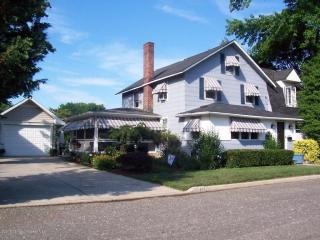 433 River St, Oceanport, NJ 07757-1514