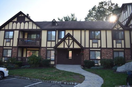 24 Teresa Pl, Bridgeport CT  06606-2647 exterior