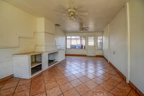 5949 Lewis Ave, Long Beach CA  90805-3528 exterior