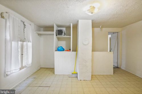 33456 Old Valley Pike, Strasburg VA  22657-3702 exterior