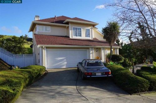 2848 Goularte Dr, Pinole, CA 94564-2907
