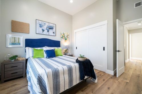 1433 Adeline St, Oakland CA  94607-2800 exterior