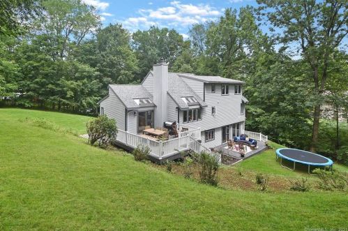 23 Woodruff Rd, Farmington CT  06032-2025 exterior