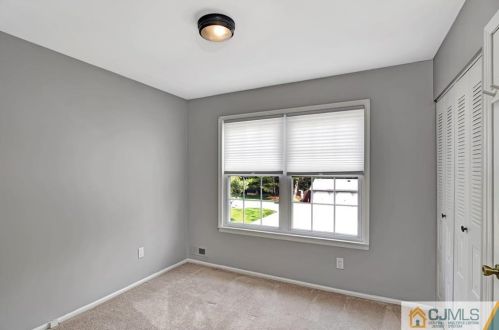 138 Applegate Ln, East Brunswick NJ  08816-5012 exterior