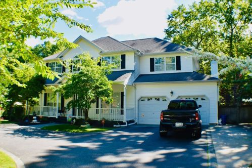 131 Pond Path, Lake Grove, NY 11755-1855