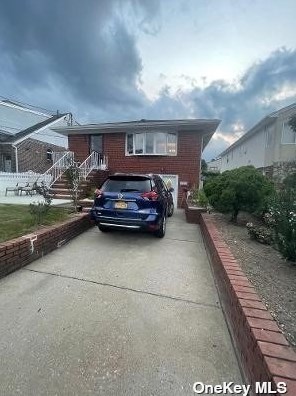 163-26 97th St, Jamaica, NY 11414-2204