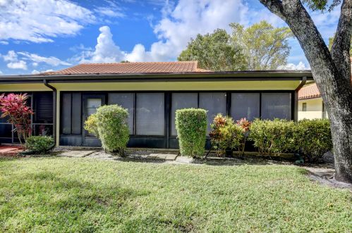 10050 Andrea Ln, Boynton Beach FL  33437-3489 exterior
