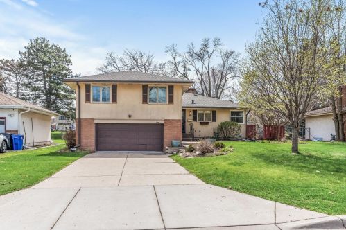 760 Iowa Ave, Saint Paul, MN 55106-1018
