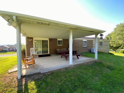 1521 Sycamore St, South Connellsville PA  15425-4954 exterior