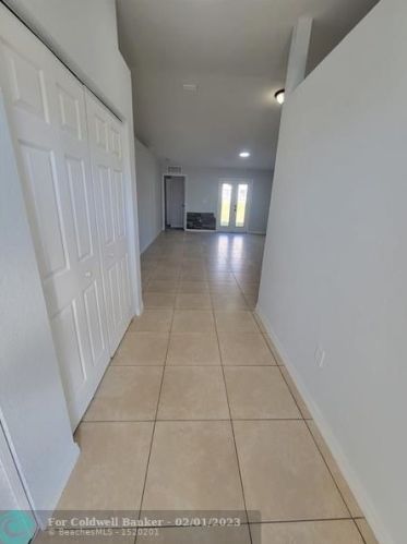 149 Dabou Loop, Belle Glade FL  33430-4284 exterior