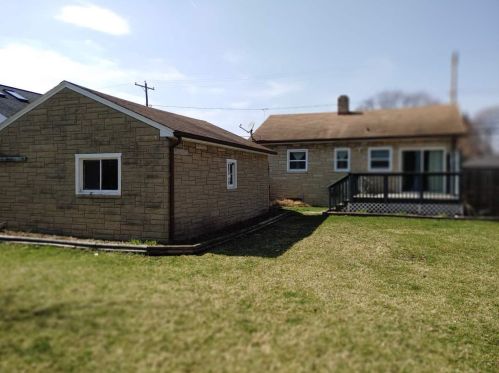 416 Gray St, Green Bay, WI 54303-3917