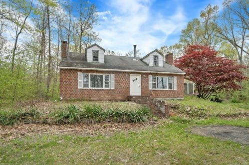 1090 Kirby Pl, Middletown, NY 10940-6663