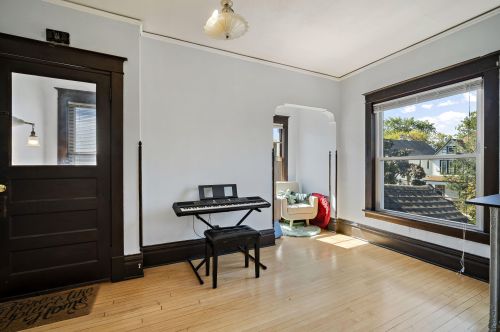 2532 Murray Ave, Milwaukee, WI 53211-3917