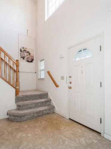 21 Sycamore Way, Poughkeepsie NY  12603-5684 exterior