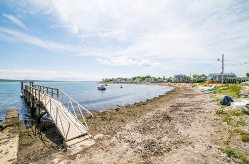 46 King Philip Rd, South Kingstown RI  02882-1102 exterior