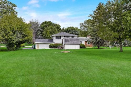 11315 Glenbrook Ln, Thiensville WI  53092-3113 exterior