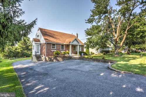 166 Reamstown Rd, Schoeneck, PA 17578-9558
