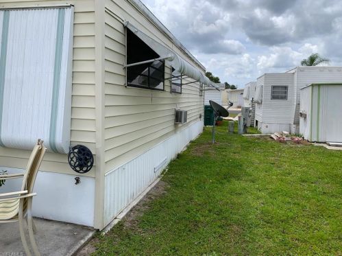 21 Garnet Dr, Naples, FL 34114-8221