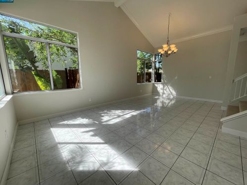 1870 Summerfield Ct, Oakley CA  94561-3074 exterior