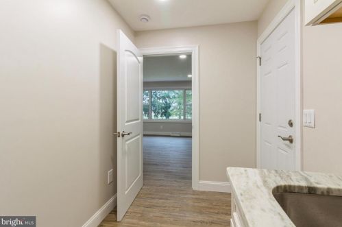 891 Kings Hwy, Pilesgrove NJ  08098-5456 exterior